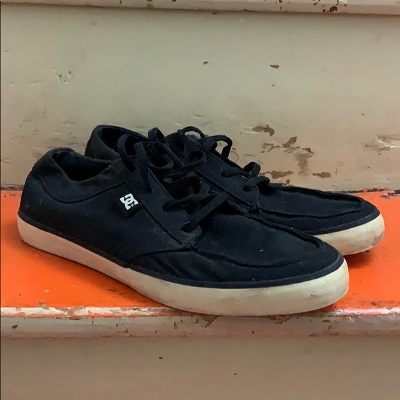 Casual DC sneakers, men’s size 8 - Picture 1 of 4